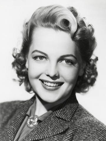 Elyse Knox Headshot