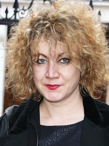 Emily Lloyd Headshot