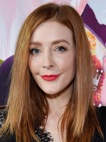 Jennifer Finnigan Headshot