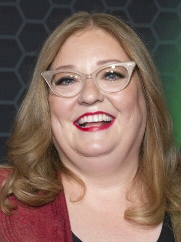 Alison Schapker Headshot