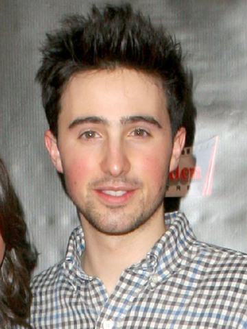 Josh Zuckerman Headshot