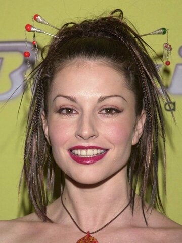 Simmone Jade Mackinnon Headshot