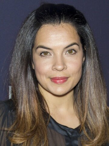 Zuleikha Robinson Headshot