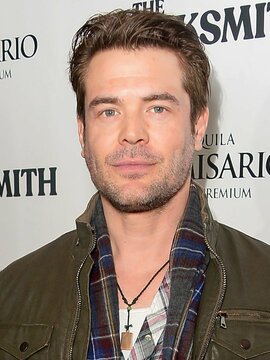 Charlie Weber