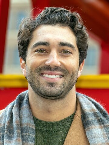 Joey Graziadei Headshot