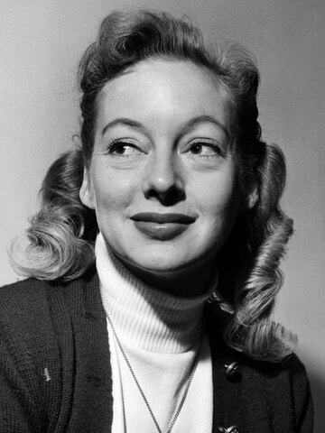 Evelyn Keyes Headshot