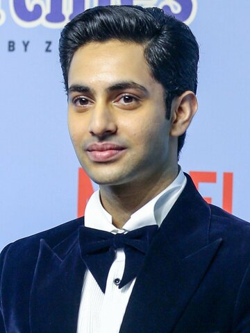 Agastya Nanda Headshot