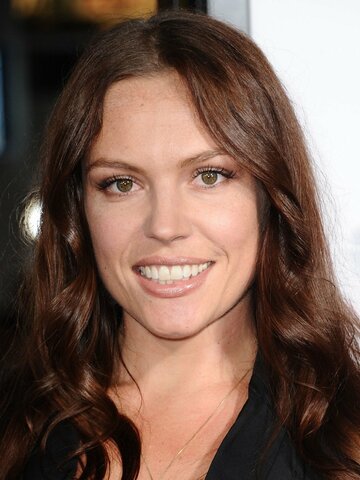 Agnes Bruckner Headshot