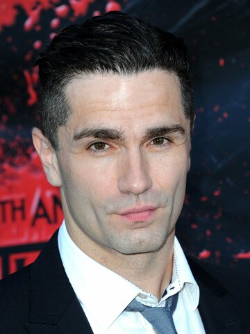 Sam Witwer Headshot