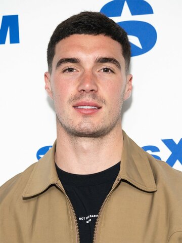 Lloyd Jones Headshot
