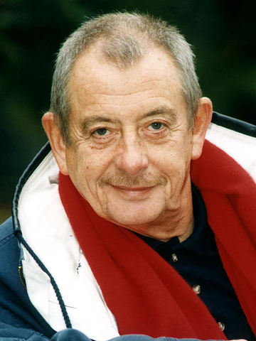 Derek Fowlds Headshot