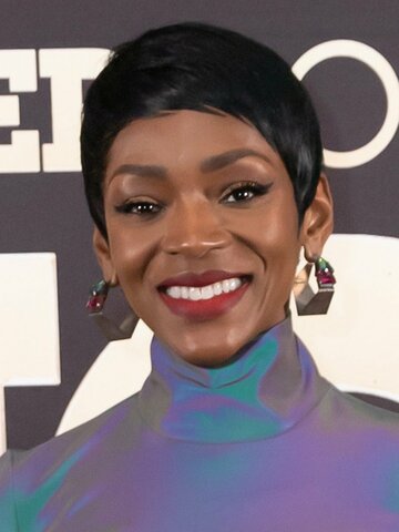 Caroline Chikezie Headshot