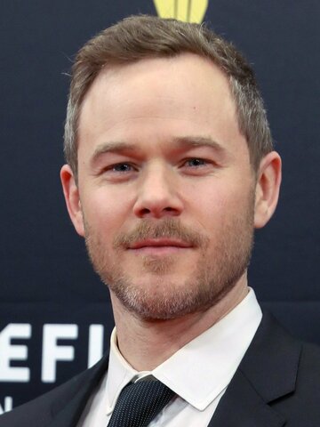 Aaron Ashmore Headshot