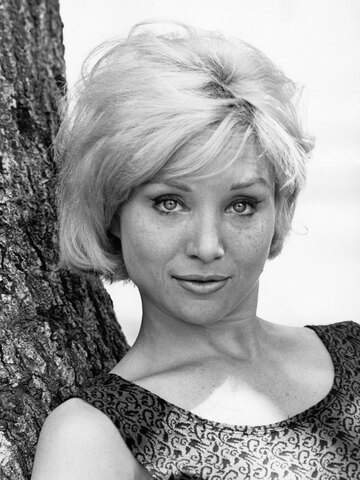 Susan Oliver Headshot