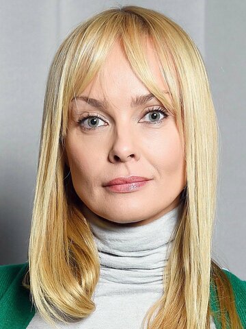 Izabella Scorupco Headshot