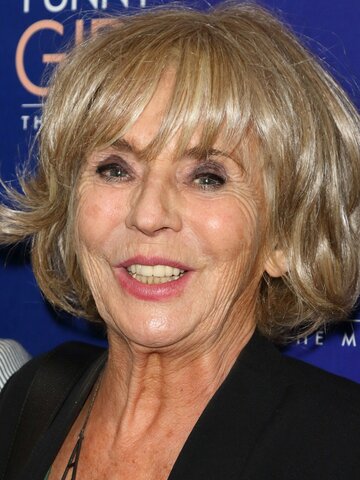 Sue Johnston Headshot