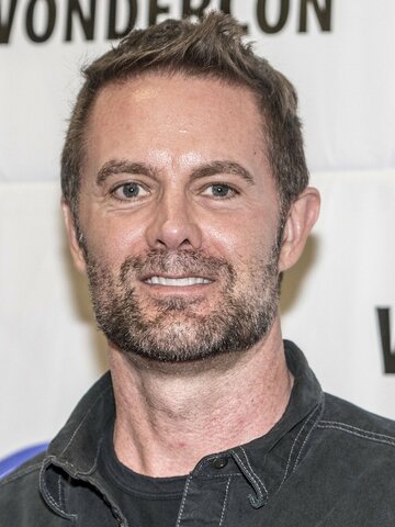 Garret Dillahunt Headshot
