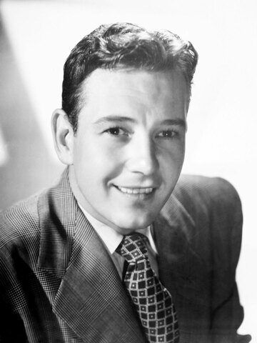 Tom Drake Headshot