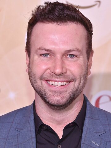 Taran Killam Headshot