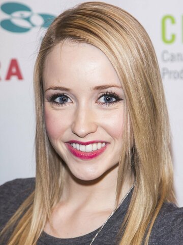 Emily Tennant Headshot