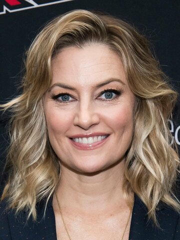 Mädchen Amick Headshot