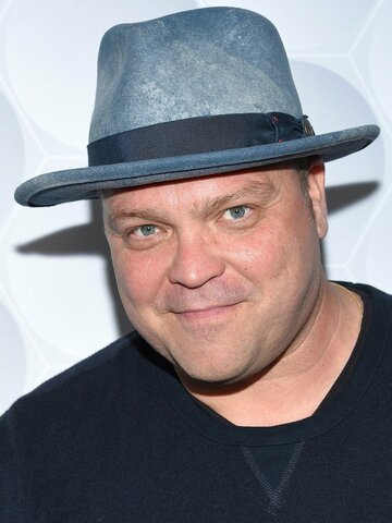 Drew Powell Headshot