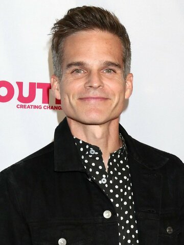 Greg Rikaart Headshot