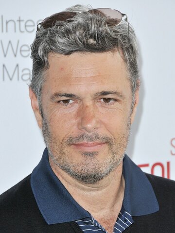 Carlos Bernard Headshot