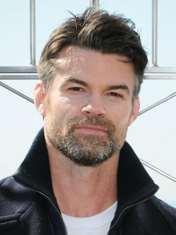 Daniel Gillies Headshot