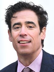 Stephen Mangan