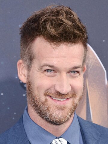 Kenneth Mitchell Headshot