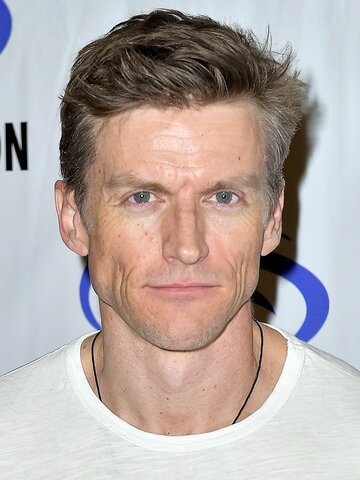Gideon Emery Headshot