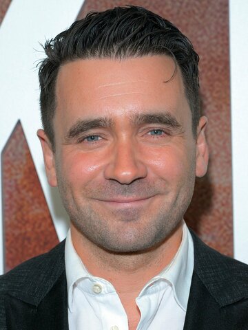Allan Hawco Headshot