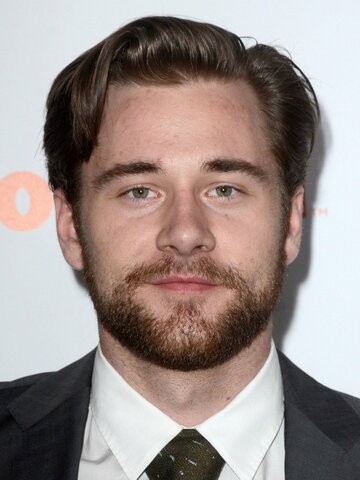 Luke Benward Headshot