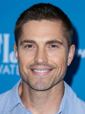 Eric Winter Headshot