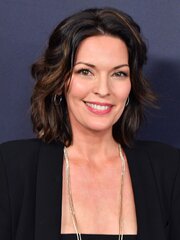 Alana De La Garza