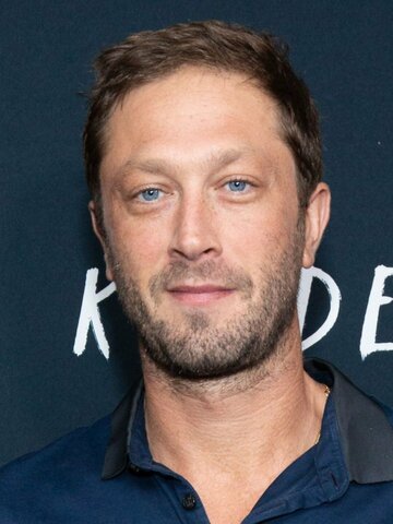 Ebon Moss-Bachrach Headshot