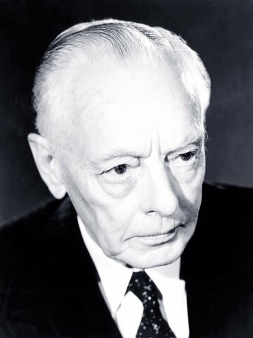 Harry Davenport Headshot