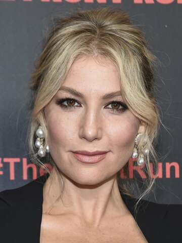 Ari Graynor Headshot