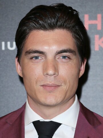 Zane Holtz Headshot