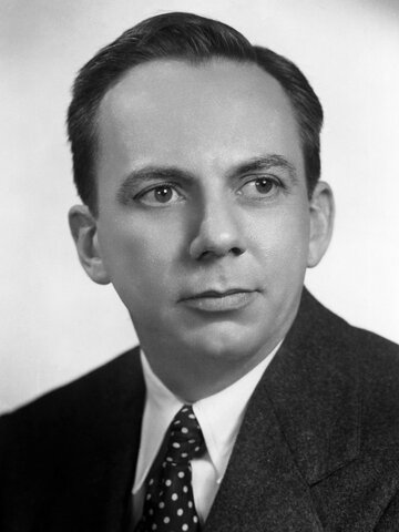 Henry Jones Headshot