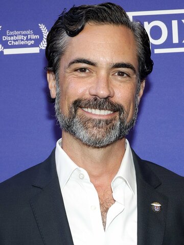 Danny Pino Headshot