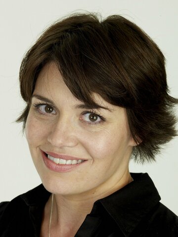 Georgia Mackenzie Headshot