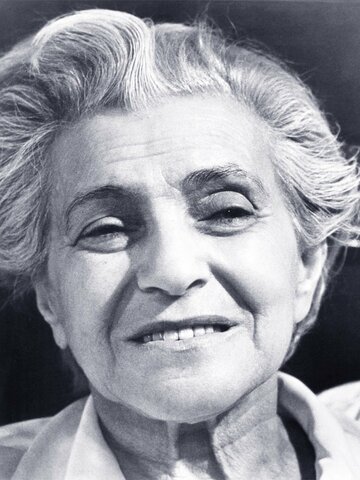 Ida Kaminska Headshot