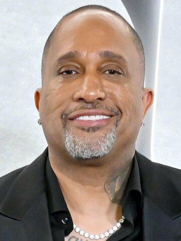 Kenya Barris Headshot