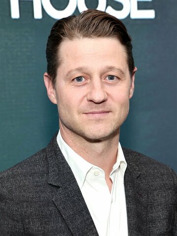 Ben McKenzie Headshot