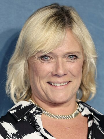 Sue Vertue Headshot