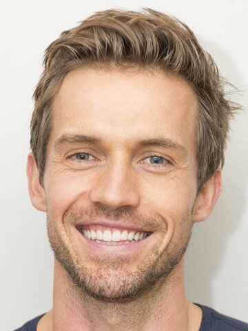 Andrew Cooper Headshot