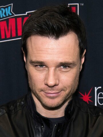 Rupert Evans Headshot