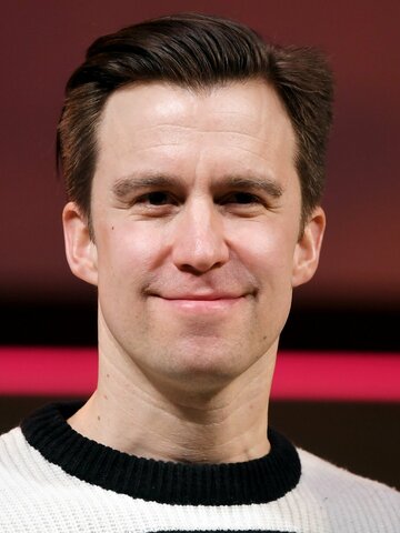 Gavin Creel Headshot